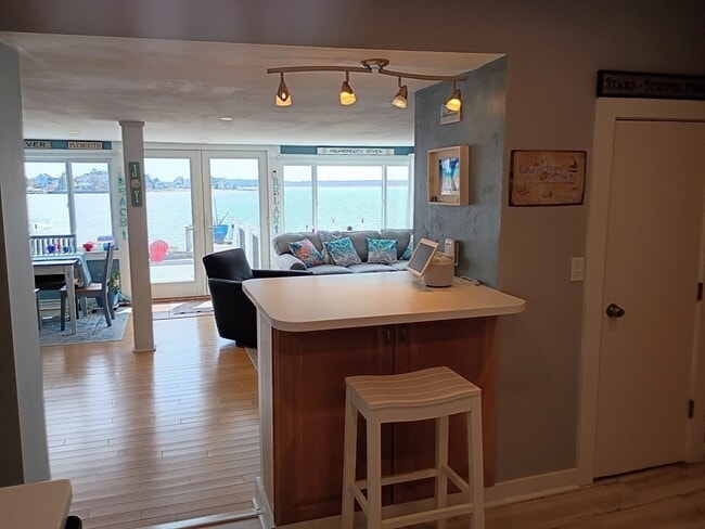 Building Photo - 39 Harbor St