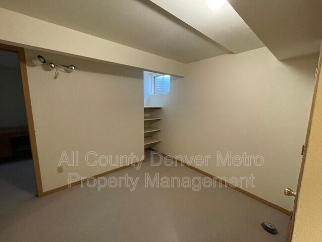 Building Photo - 6534 Zinnia St