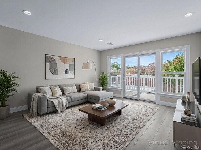 Building Photo - 110 School St