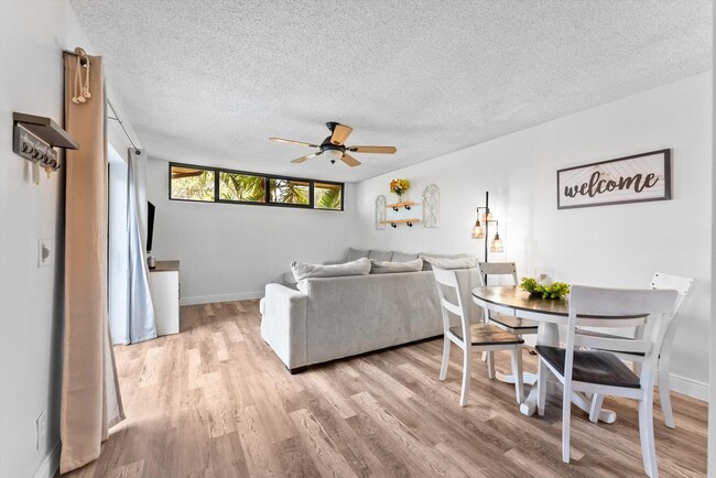 Building Photo - 3750 Victoria Dr