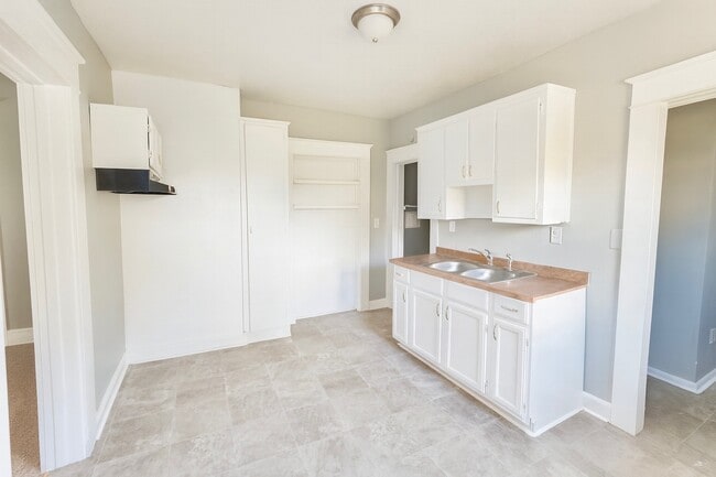 Building Photo - 900 Dublin Ave