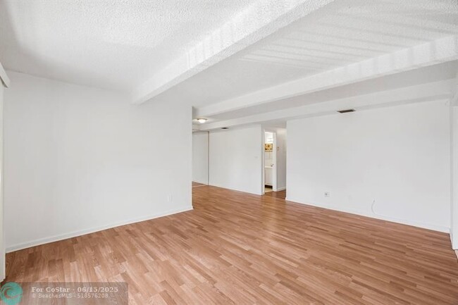Building Photo - 1325 S Flagler Ave