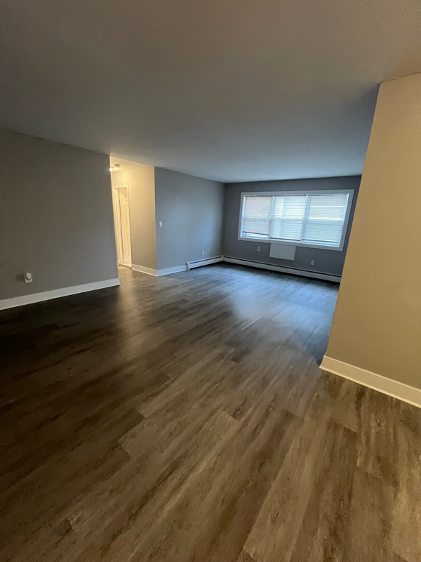 Building Photo - 431 Park Ave