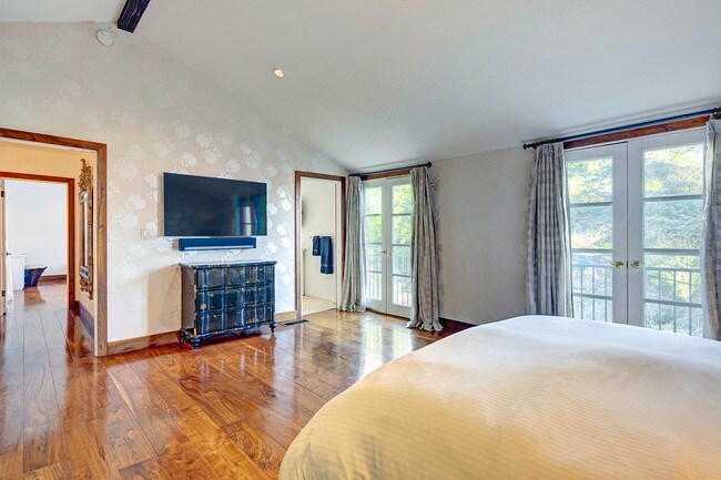 Building Photo - 1531 Marmont Ave