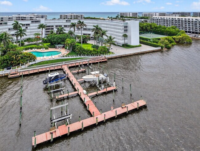 Building Photo - 2505 S Ocean Blvd