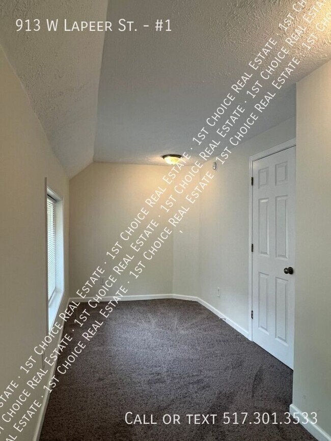 Building Photo - 913 W Lapeer St