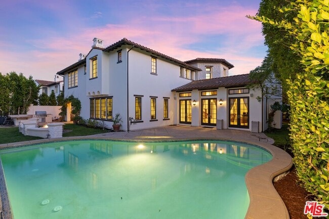 Building Photo - 25561 Prado De Oro