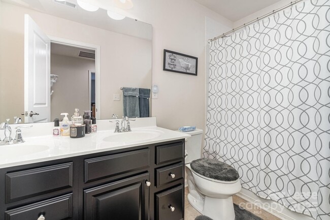 Building Photo - 3531 Ettrick Pl