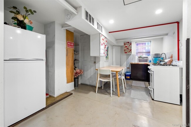 Building Photo - 1116 Brooklyn Ave