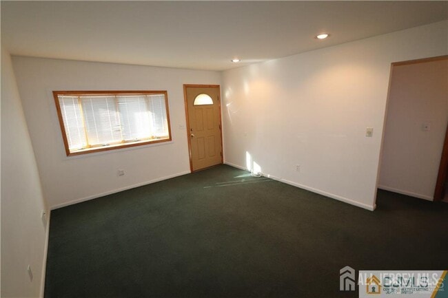 Building Photo - 101 Stelton Rd