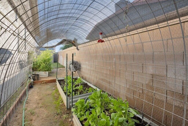 Building Photo - 45180 Debbie Dr