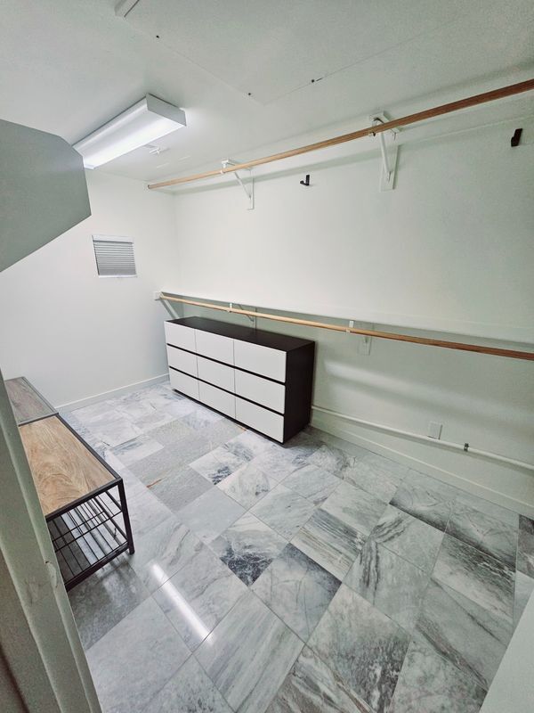 Building Photo - 1111 W University Dr