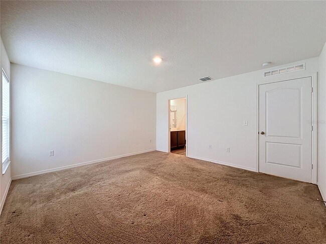 Building Photo - 1407 Hillsborough Way