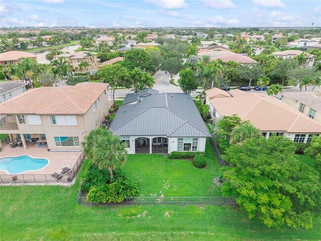 Building Photo - 10980 NW 78th Pl