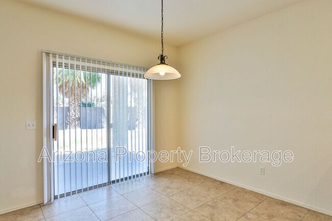 Building Photo - 2736 W Mineral Butte Dr