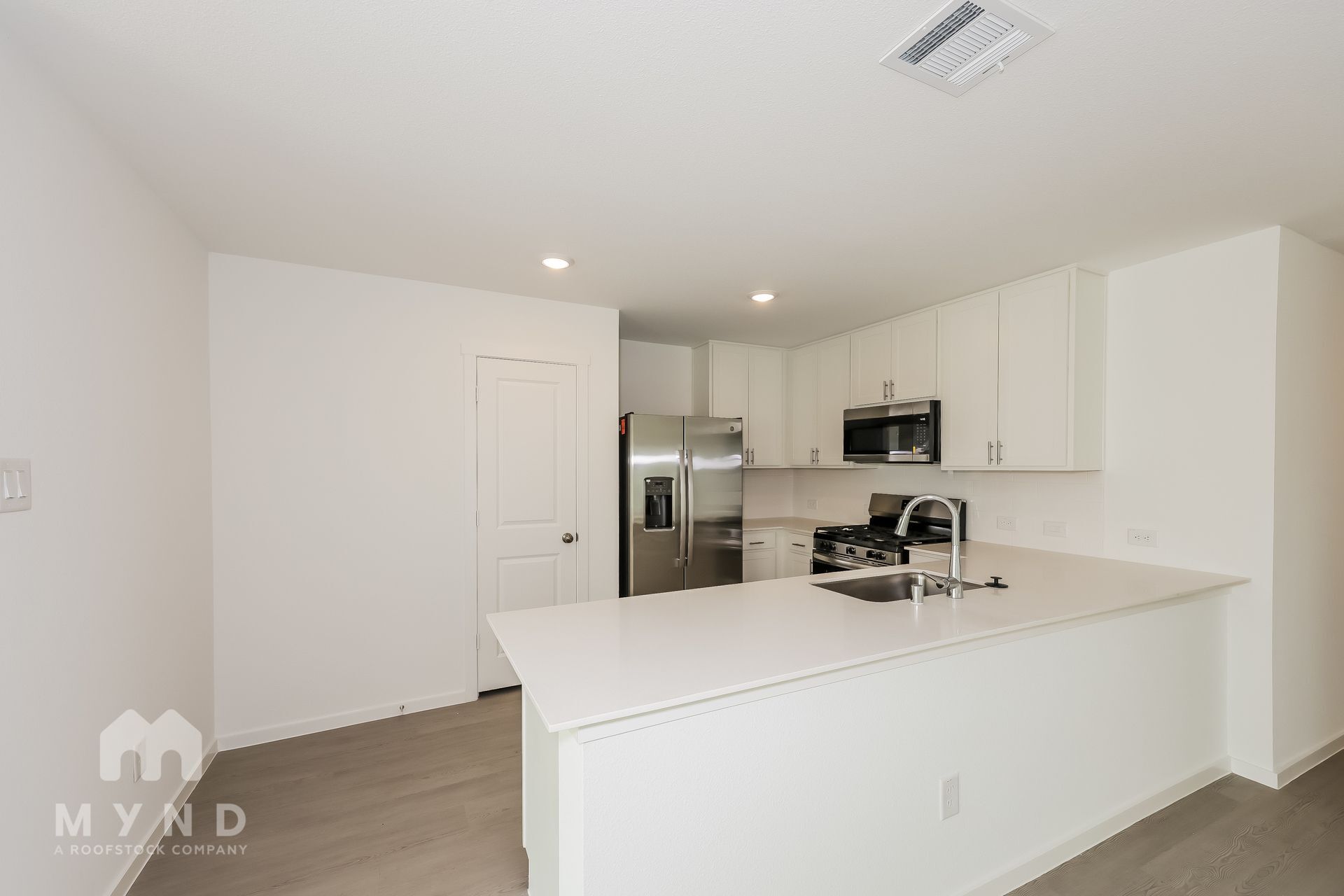 Building Photo - 2708 River Knl Ln