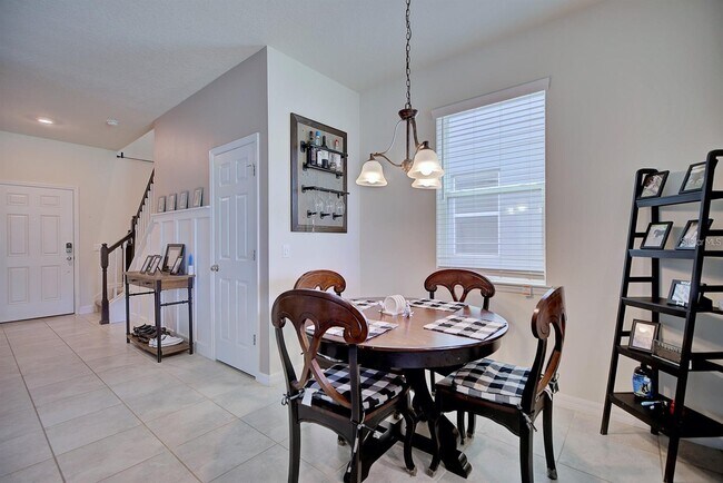 Building Photo - 5164 Chickadee St