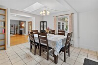 Building Photo - 204 Roat St