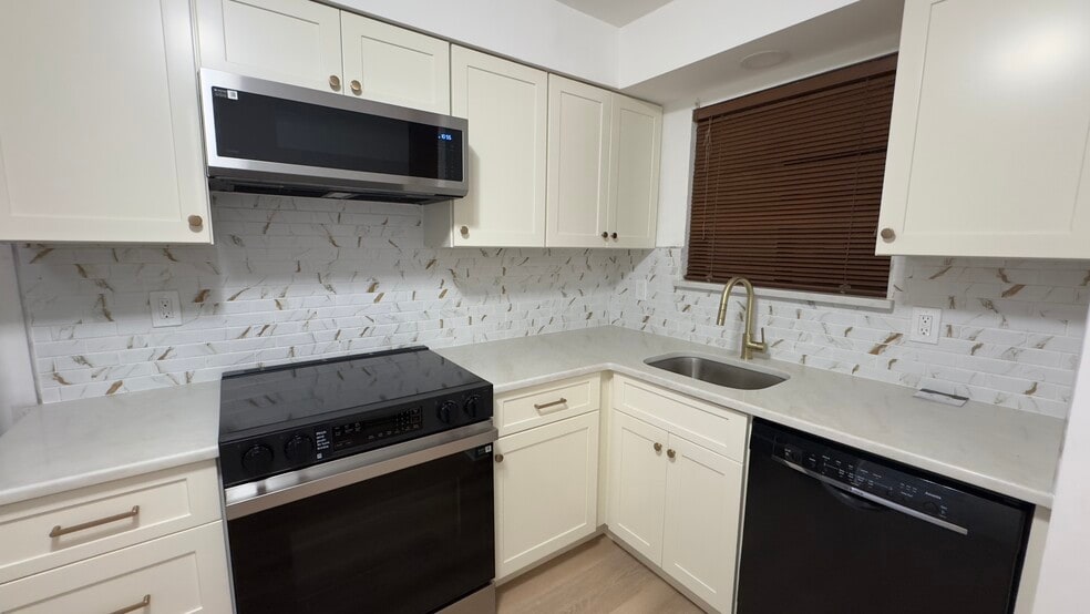 New Appliances - 5 Evergreen Dr