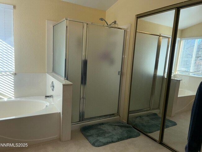 Building Photo - 1809 Lakeland Hills Dr