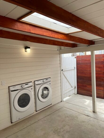 Building Photo - 4826 Dawes St