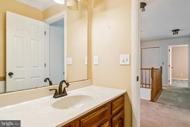 Building Photo - 478 Mountain Rd