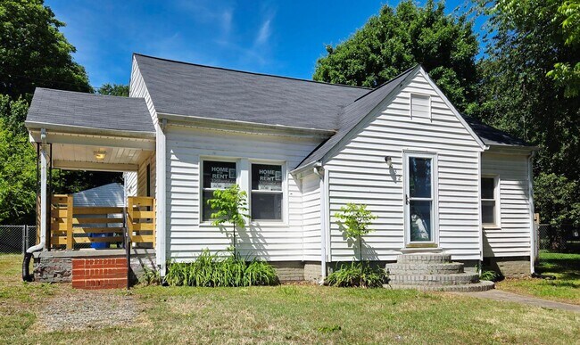 Building Photo - Great 2 bedrooms Home