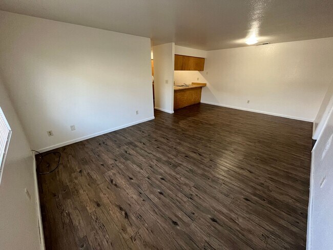 Building Photo - 1356