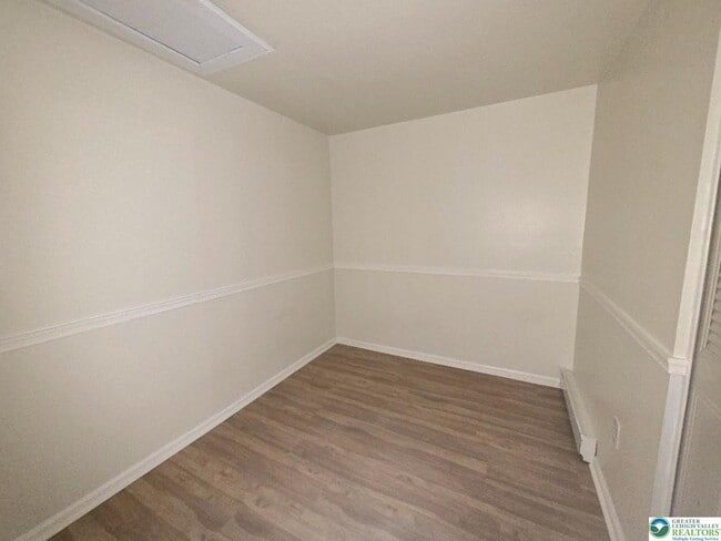 Building Photo - 1749 Schoenersville Rd