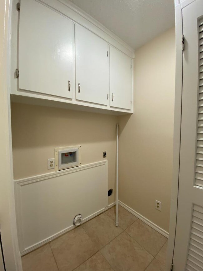 Building Photo - 4702 Jade St