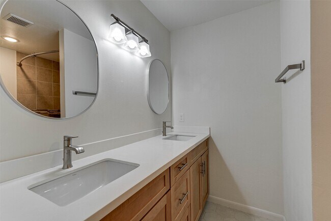 Building Photo - 5655 Wigton Dr
