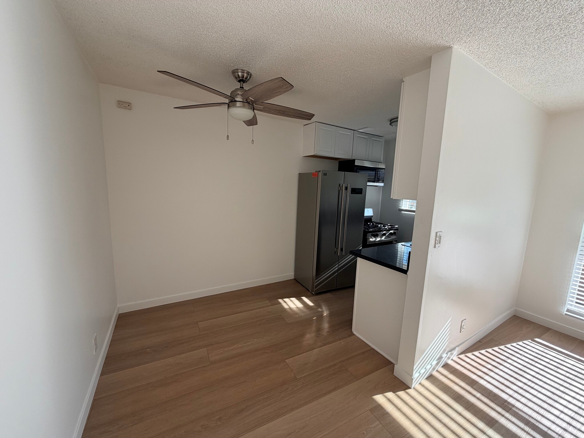 Building Photo - 940 S Venice Blvd