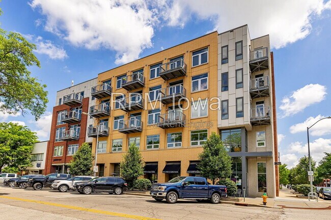 Building Photo - 309 E 5th St