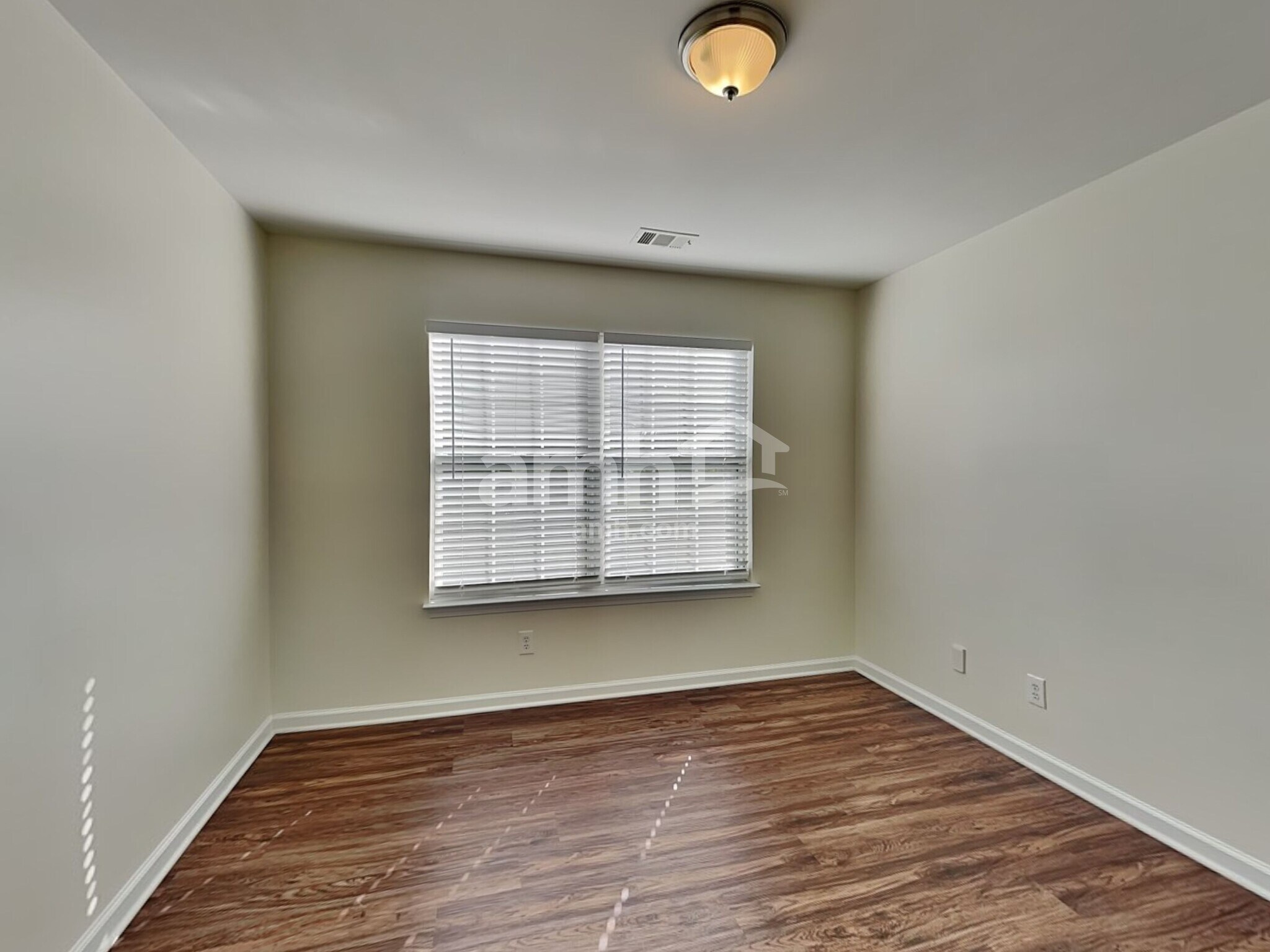 Building Photo - 535 Winter View Way