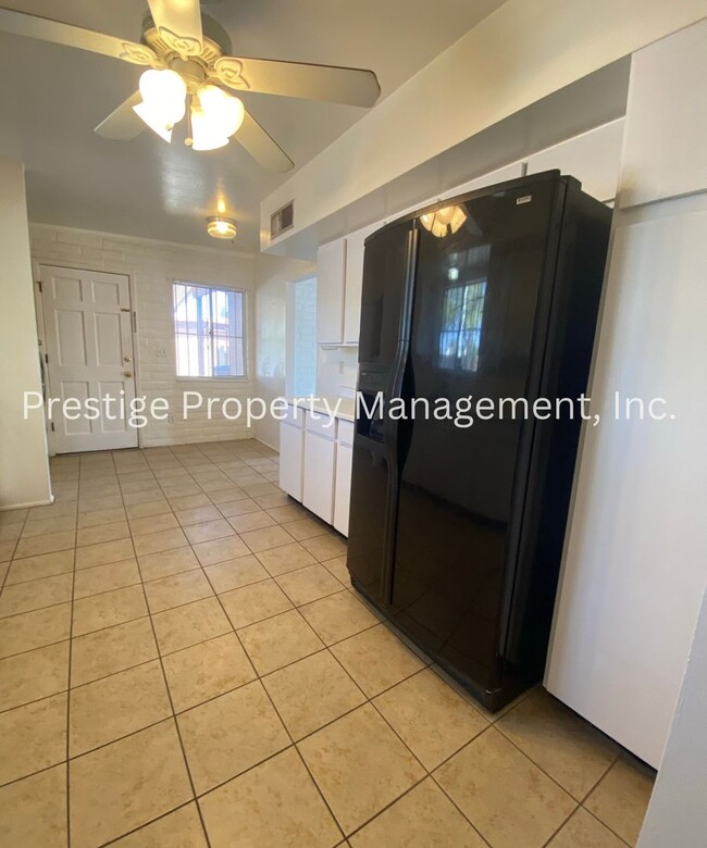 Building Photo - East Side Living Offering, Comfort & Conve...