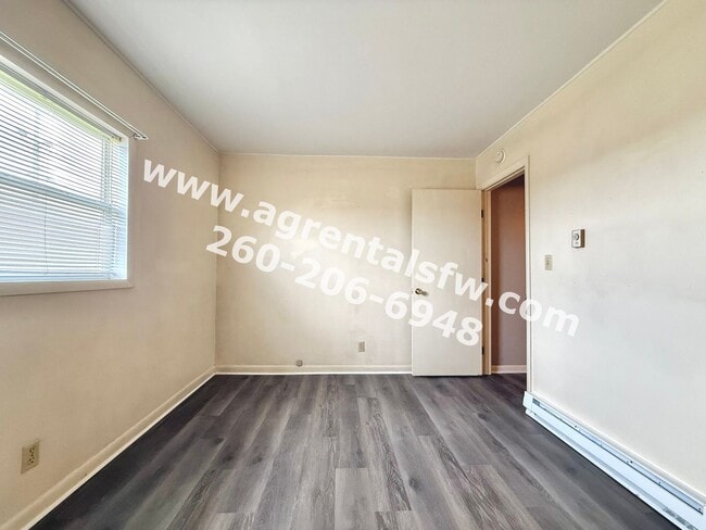Building Photo - 1034 Lewis Pl