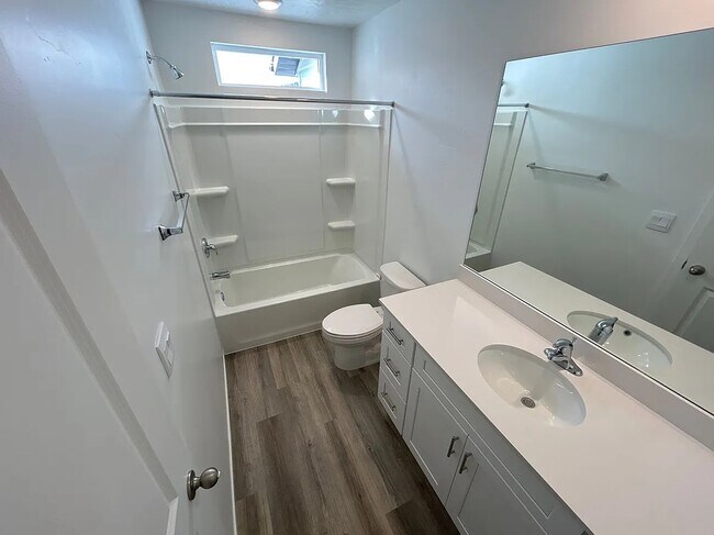 Building Photo - 2974 W Graham Lp