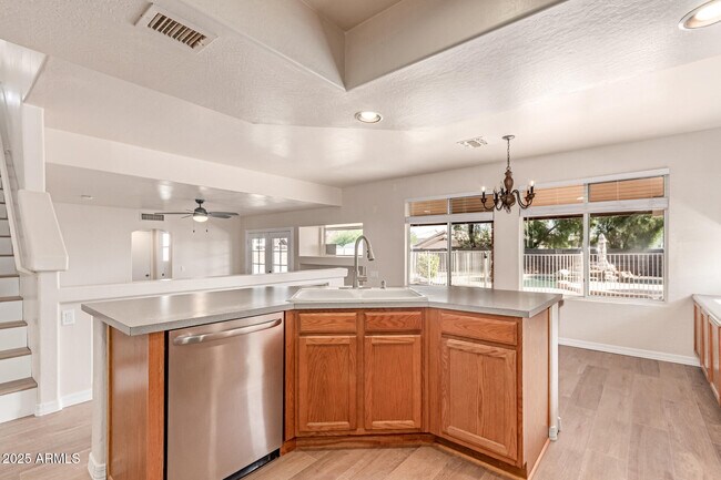 Building Photo - 10908 W Frier Dr