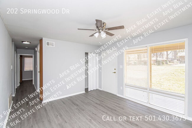 Building Photo - 202 Springwood Dr