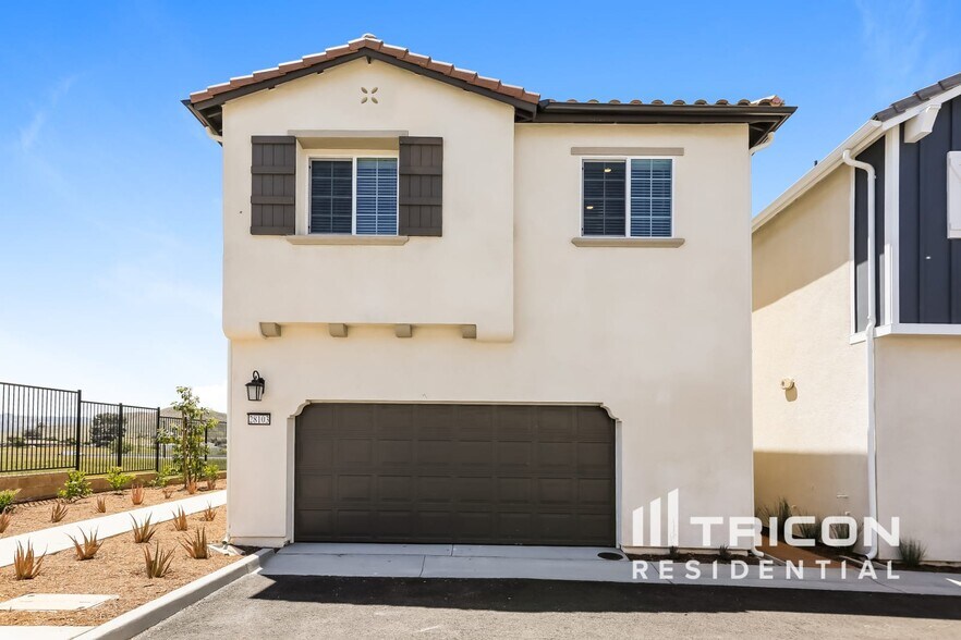 Primary Photo - 28103 Rosetta St