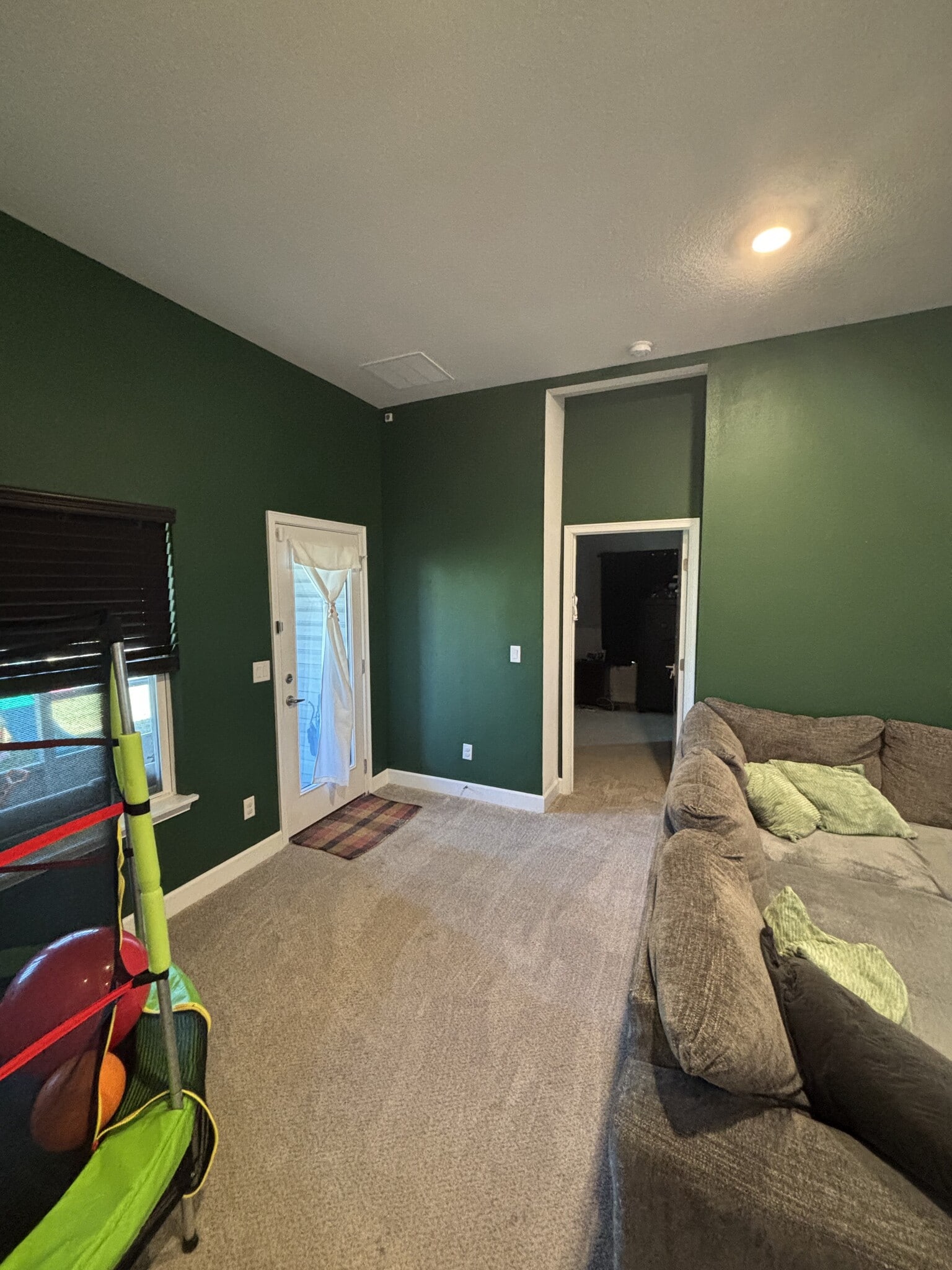 Building Photo - 9835 Olivia St