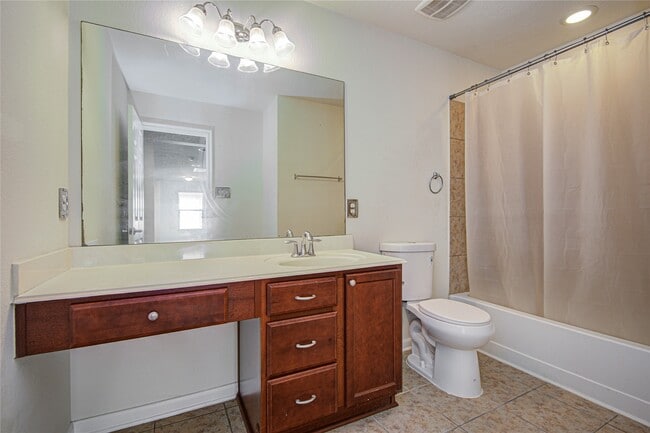 Building Photo - 4814 Mint Trails