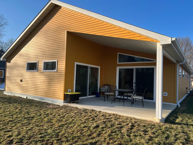 Building Photo - 2605 W 1100 N