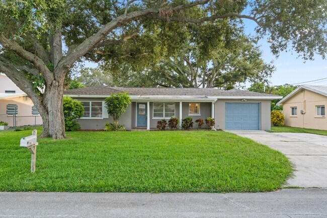 Building Photo - 2192 Belmar Dr