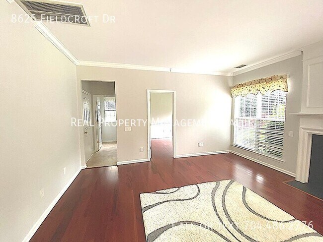 Building Photo - 8625 Fieldcroft Dr