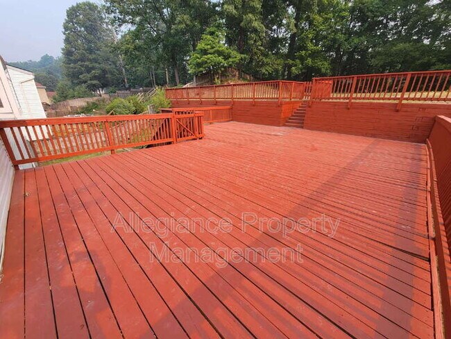 Building Photo - 7598 Springfield Hills Dr