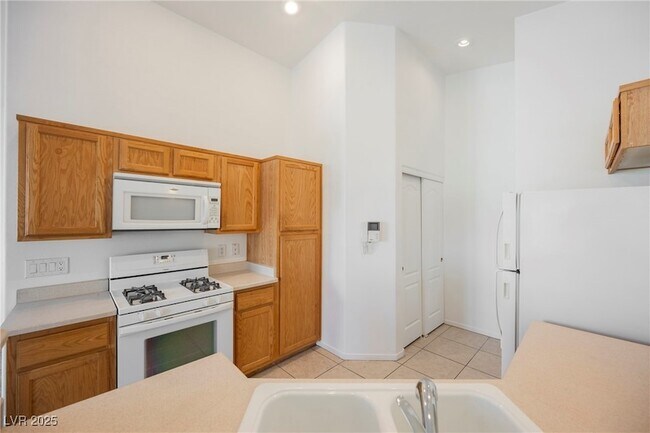 Building Photo - 4847 Double Down Dr