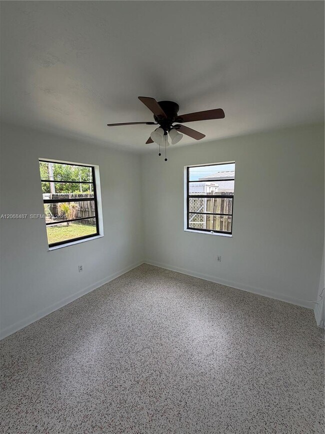 Building Photo - 4361 SW 97th Ct