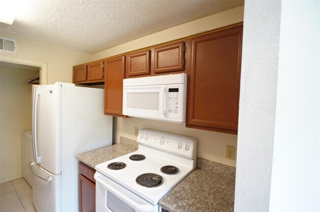 Building Photo - 8575 Sands Point Dr