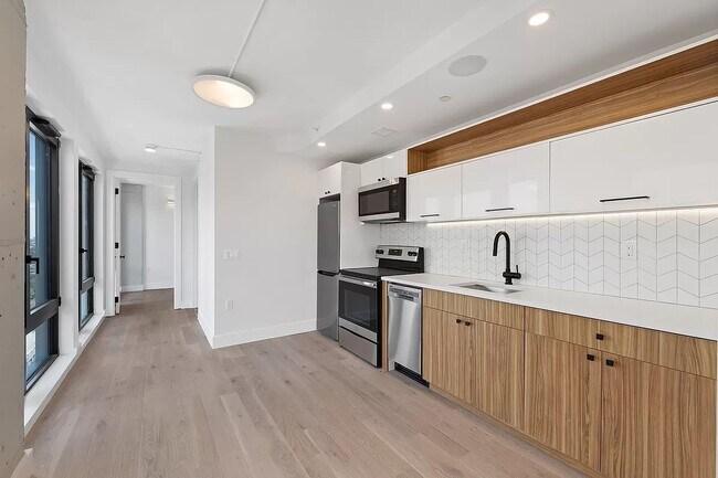 Building Photo - West 125th Street